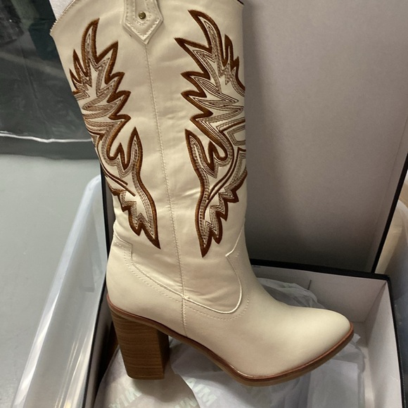 🎉New Years Sale🎉MIA Taley Tall WesternBoots NIBNWTSize 9 Embroidered FauxLeather - Picture 11 of 14